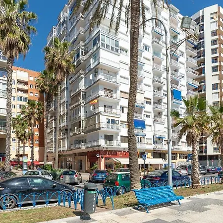 Apartment Steps Away From The Sand/ Malagueta Beach *